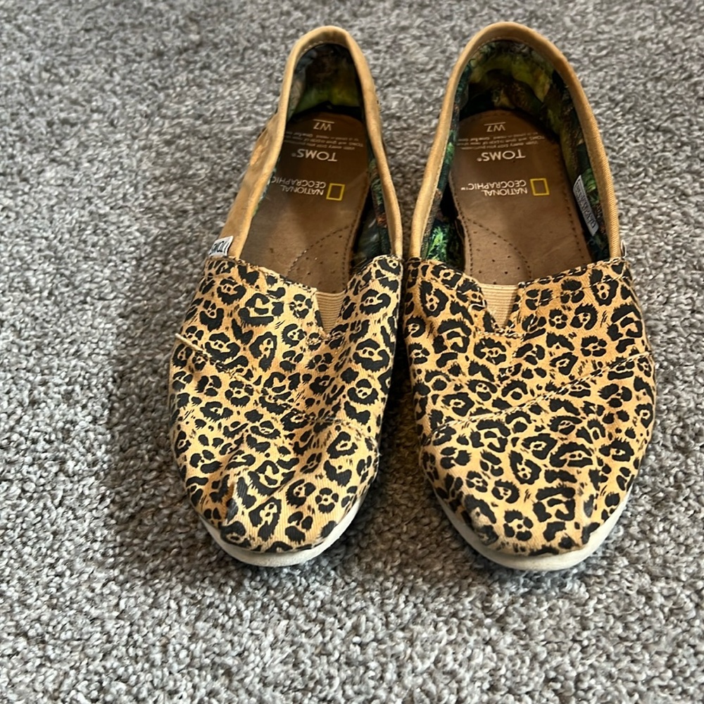 National Geographic Leopard Print Toms